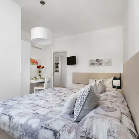 A לינה וארוחת בוקר 4*